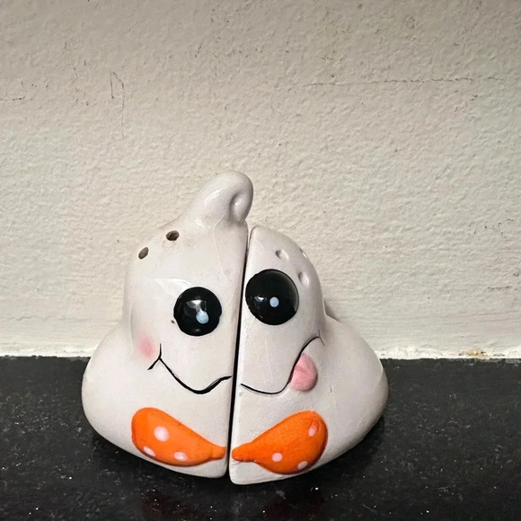 Halloween Salt and Pepper Shakers - Picture 1 of 6